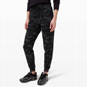 Lululemon Scuba High Rise Fleece Joggers Heritage 365 Camo Deep Coal Athleisure